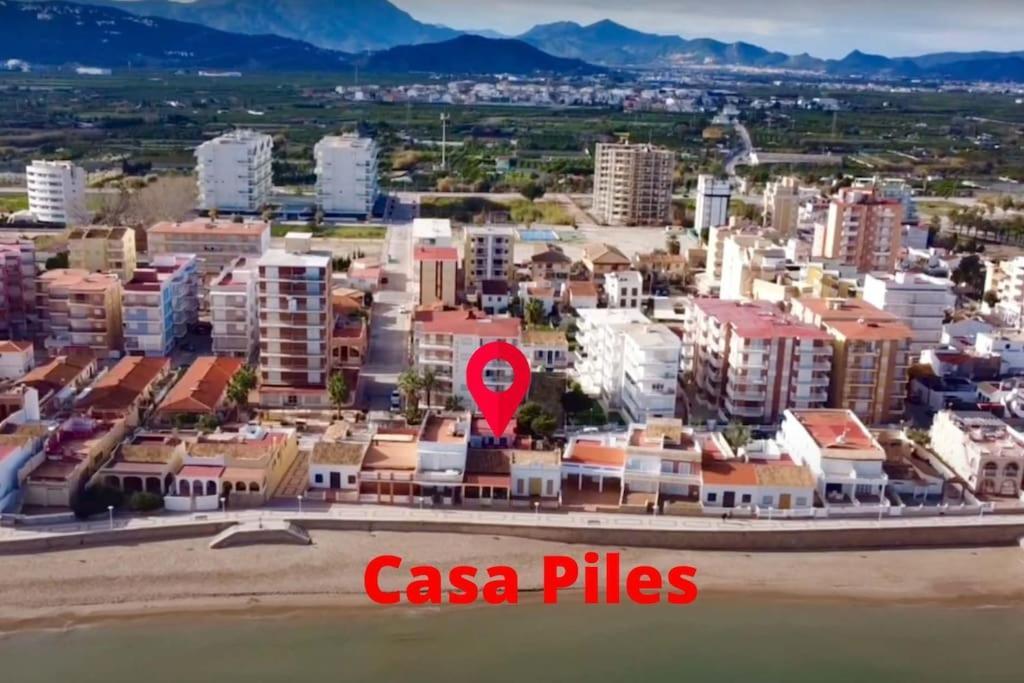 Beachfront House 皮莱斯 外观 照片