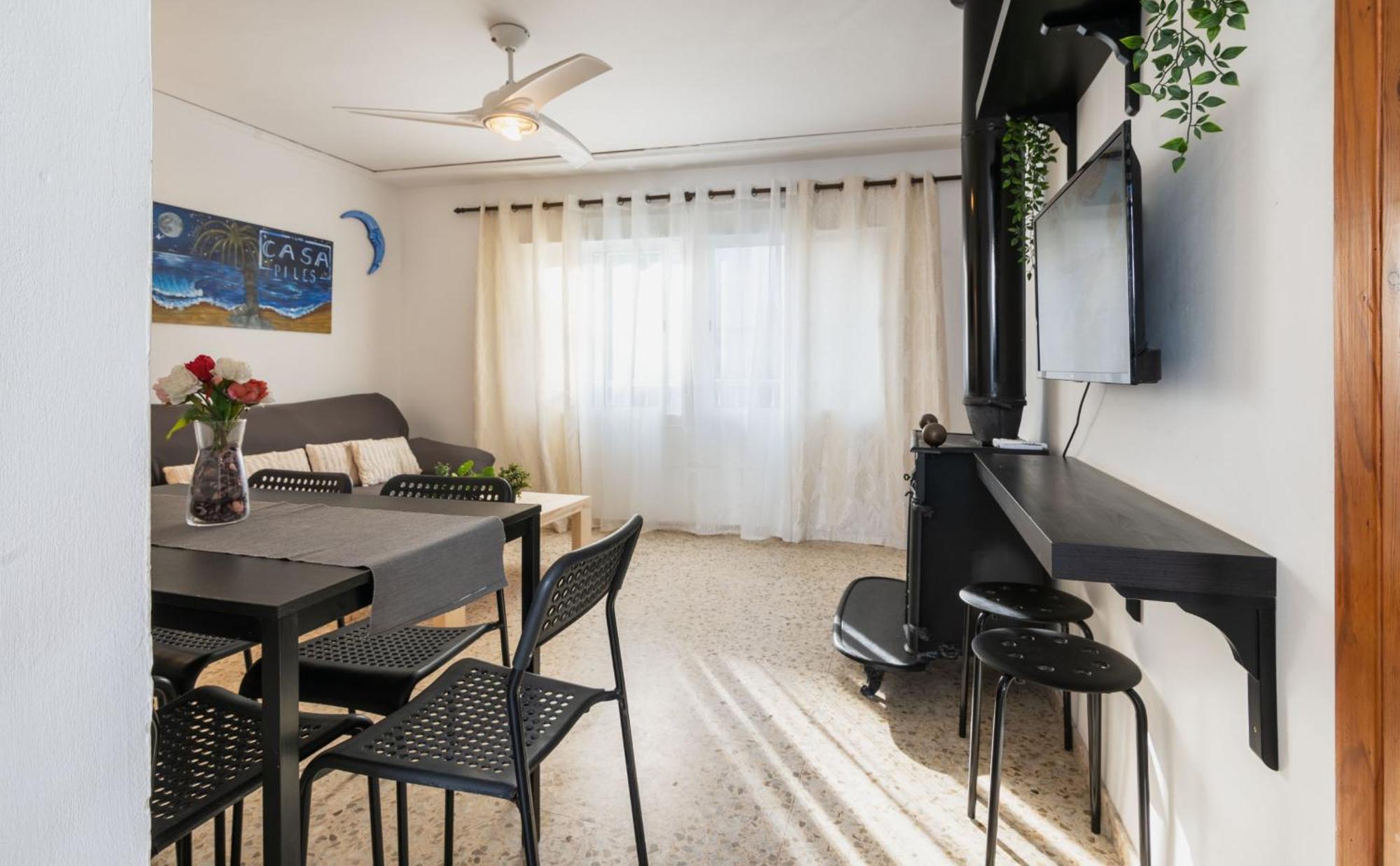 Beachfront House 皮莱斯 外观 照片